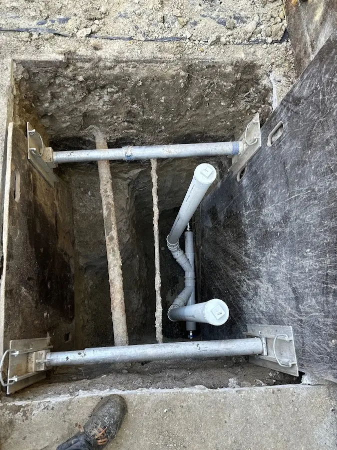Experienced plumber completing Gas Line Repair work in Plainview